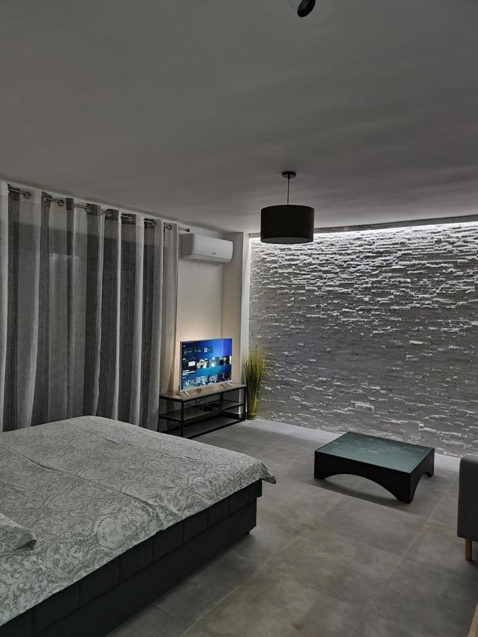Apartments Vranes ティヴァト エクステリア 写真
