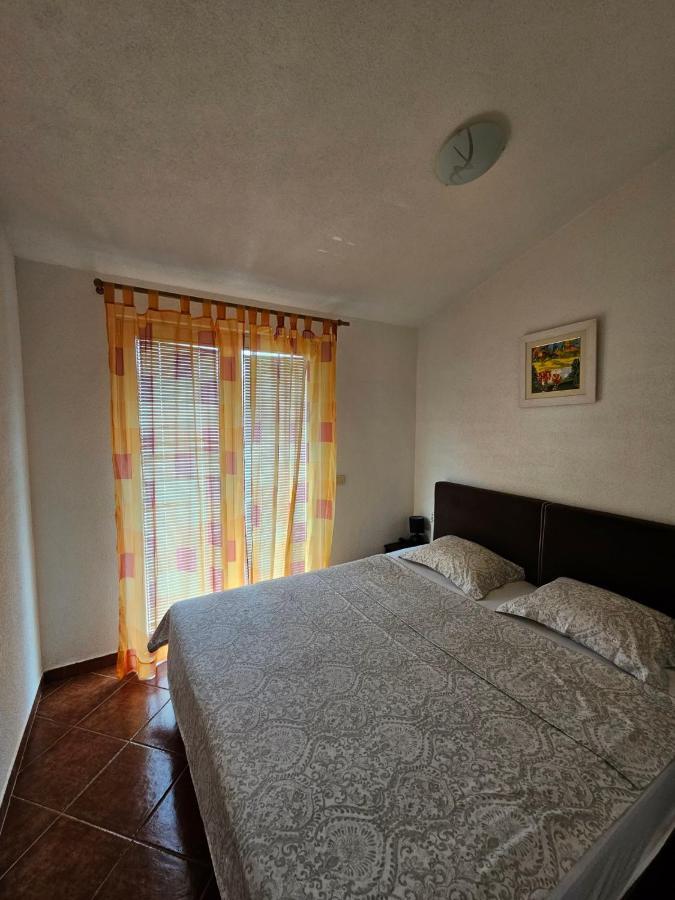 Apartments Vranes ティヴァト エクステリア 写真