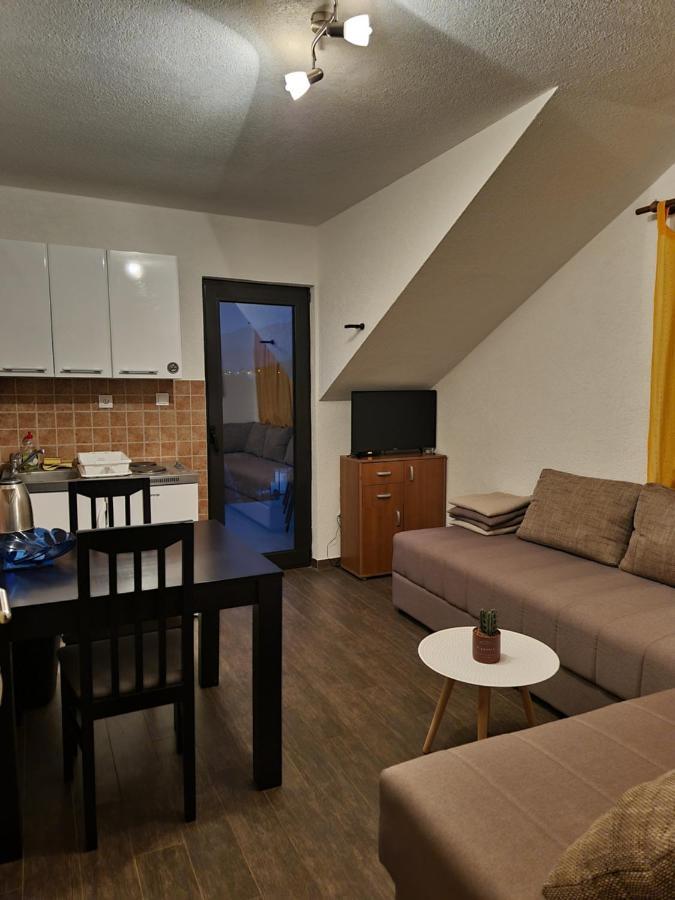 Apartments Vranes ティヴァト エクステリア 写真