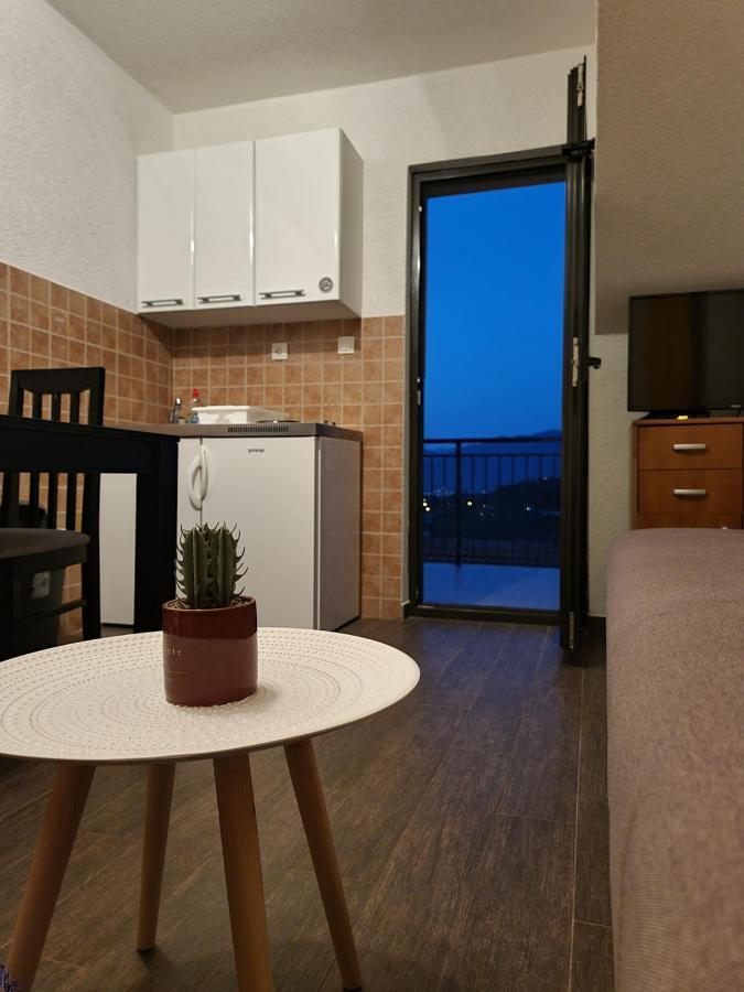 Apartments Vranes ティヴァト エクステリア 写真