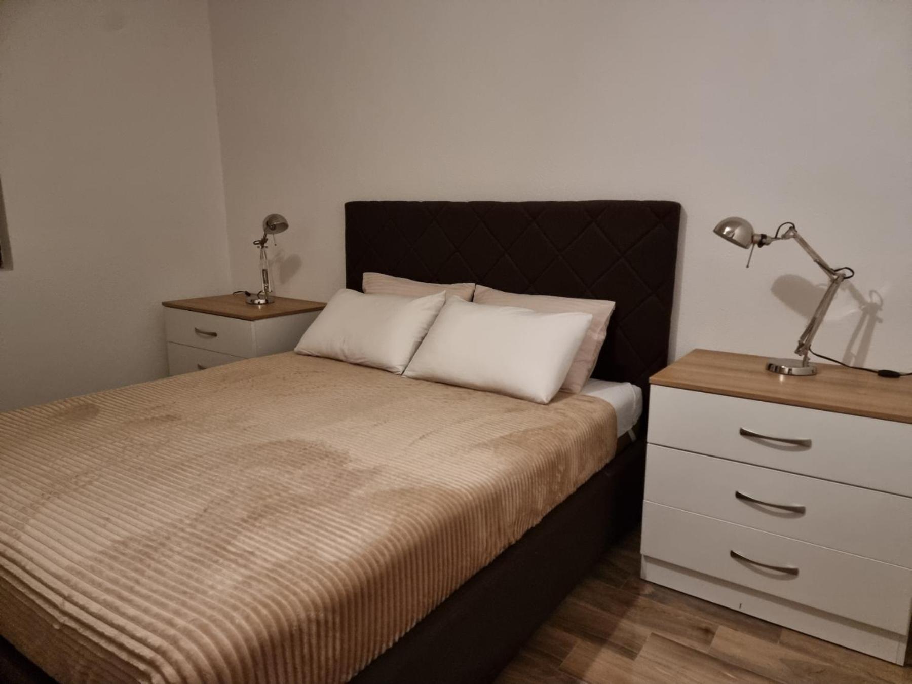 Apartments Vranes ティヴァト エクステリア 写真