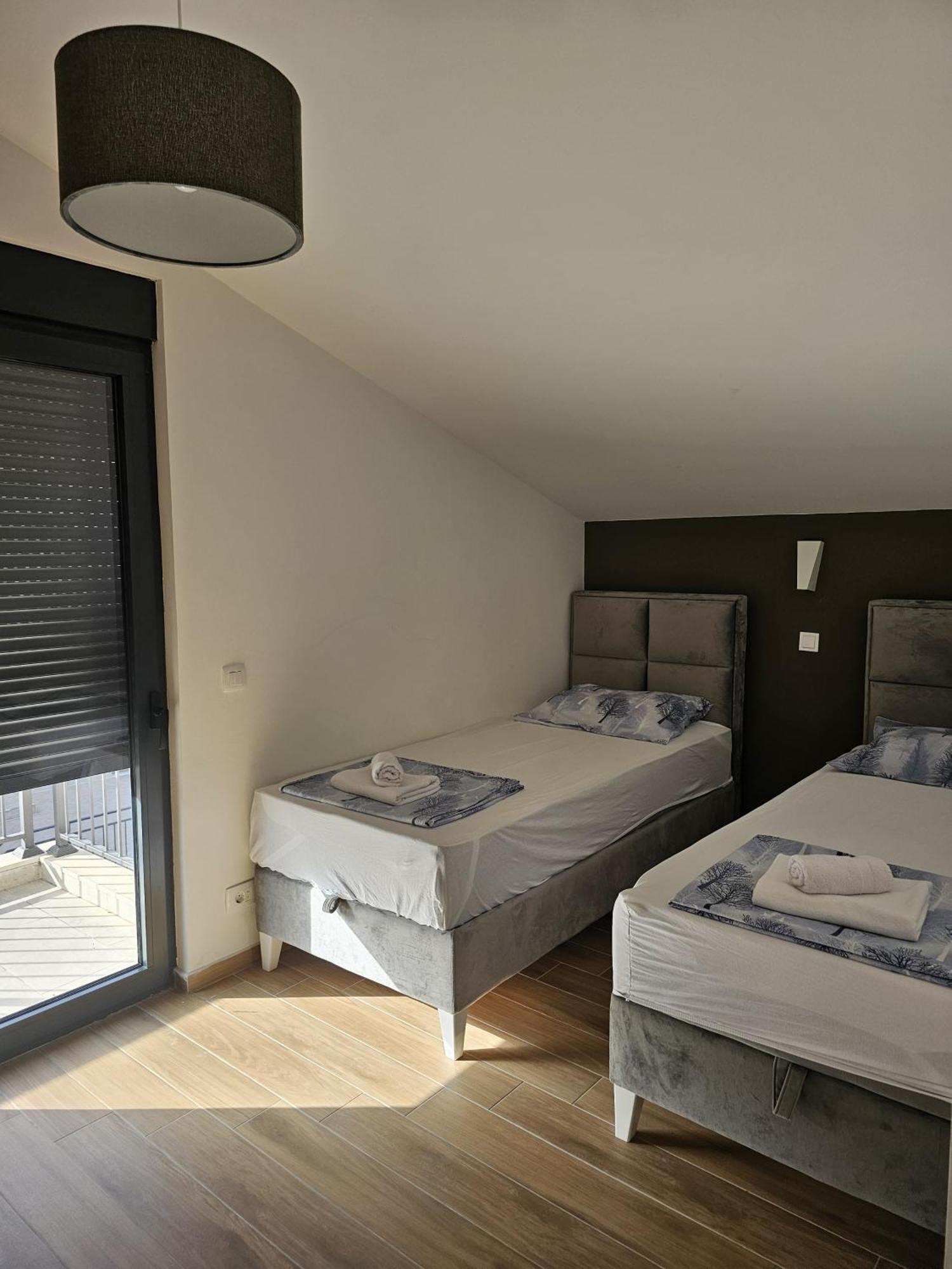 Apartments Vranes ティヴァト エクステリア 写真