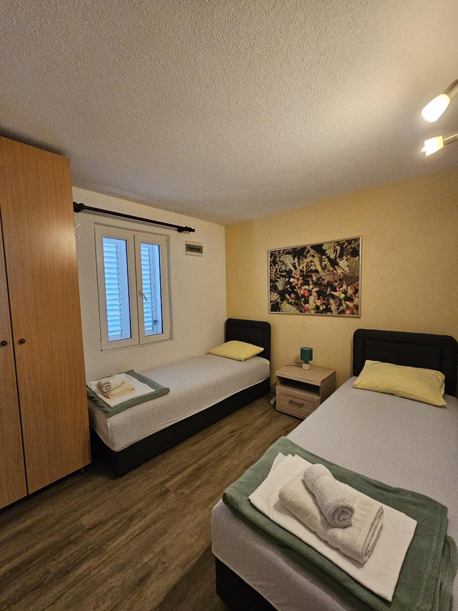 Apartments Vranes ティヴァト エクステリア 写真